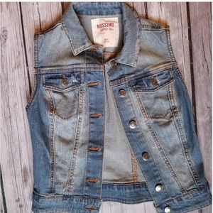 *Jean jacket -sleeveless*
